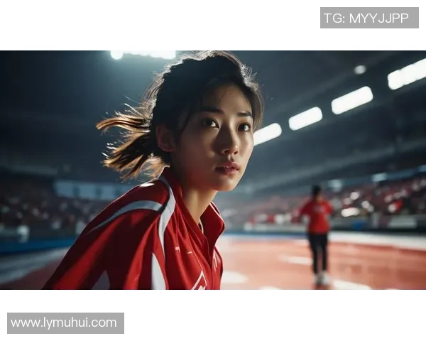 古典美女足球明星的优雅魅力与运动激情交织的传奇故事