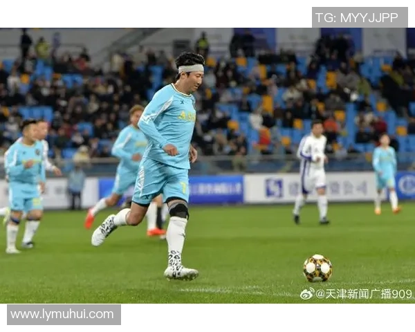 足球明星因头部手术重返赛场的励志故事与挑战 足球明星因头部手术重返赛场的励志故事与挑战