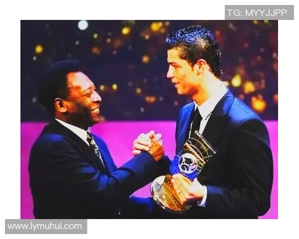 顶级足球明星同框合影展现足球魅力与友谊的精彩瞬间